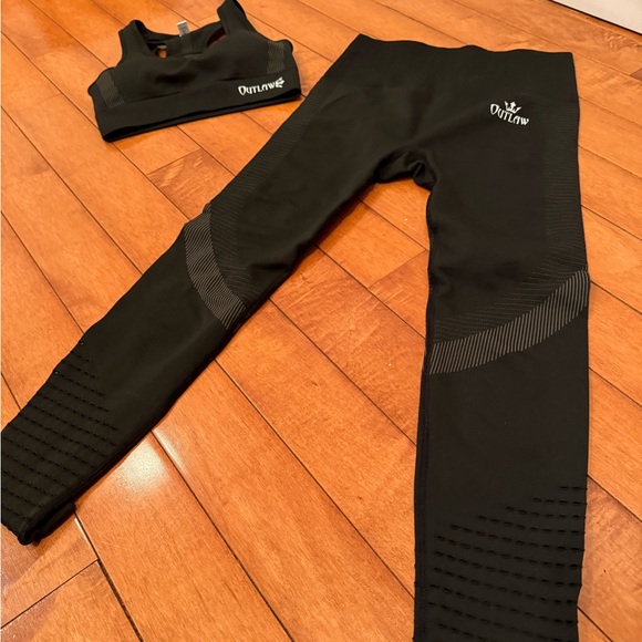 Brand New Outlaw Women's Black Activewear Set - Picture 2 of 4